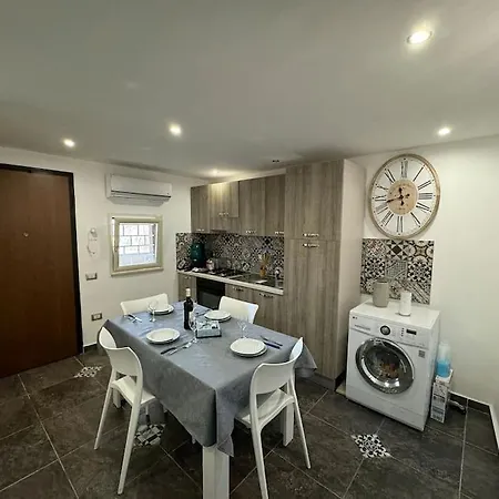 Trilocale A Pochi Passi Dalla Con Terrazza Apartment