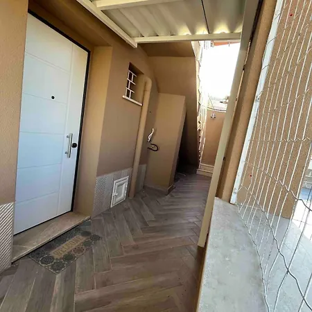 Trilocale A Pochi Passi Dalla Con Terrazza *